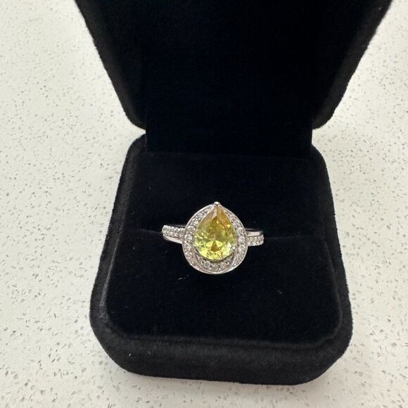 Silver Ring with Green Pear Cut Gem and Halo - Picture 4 of 7